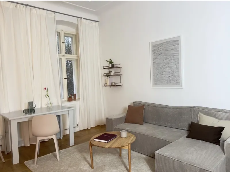 Charmante, voll möblierte Altbauwohnung in ruhiger Lage von Charlottenburg — photo 1